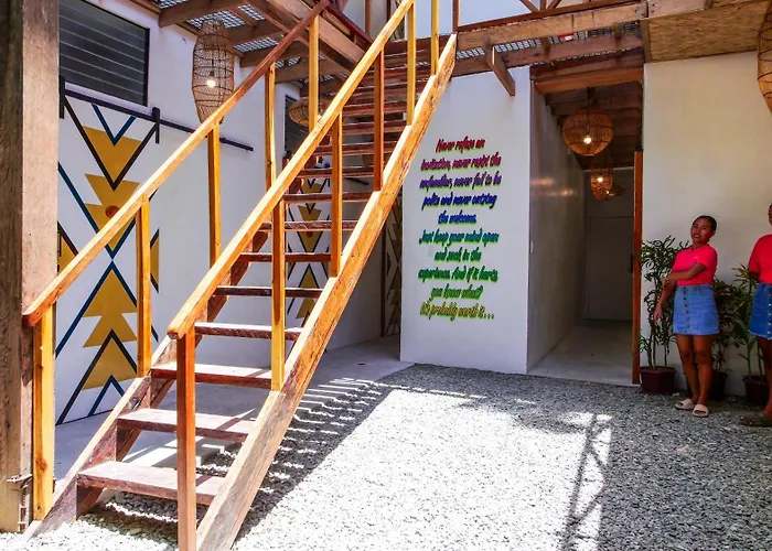 Sip Sunset Hostel And Lounge El Nido